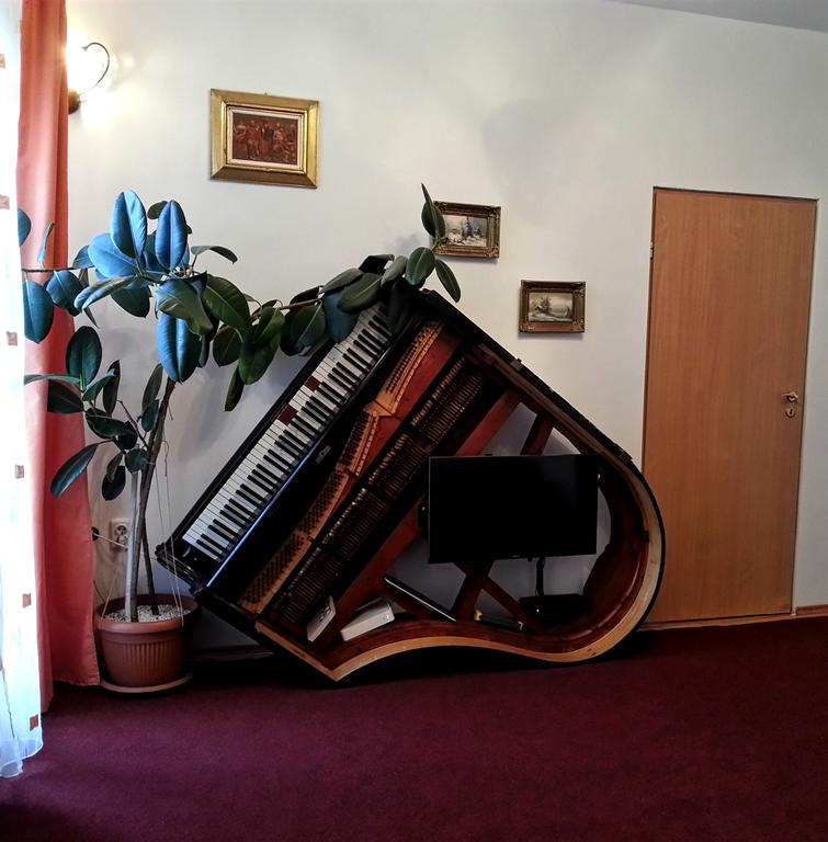 Готель Casa Dragalina Клуж-Напока Екстер'єр фото